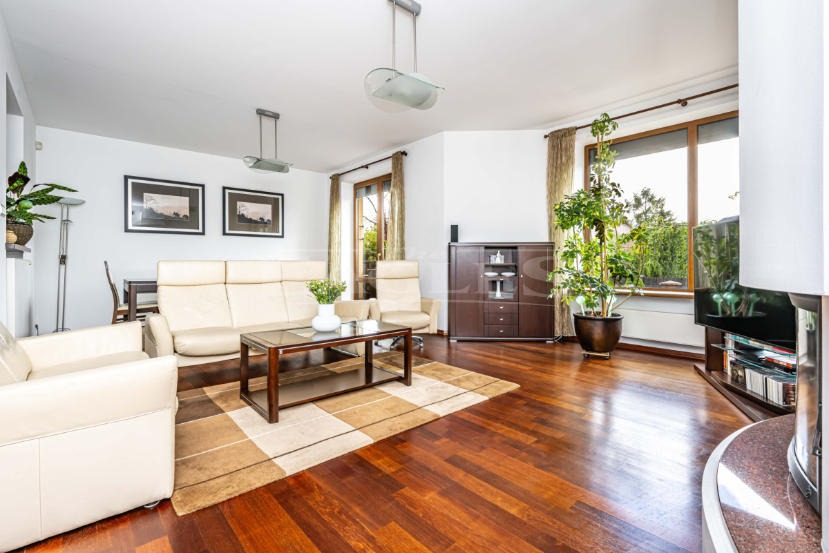 Wygodny dom – 240 m2 | 6 pokoi | Wilanów