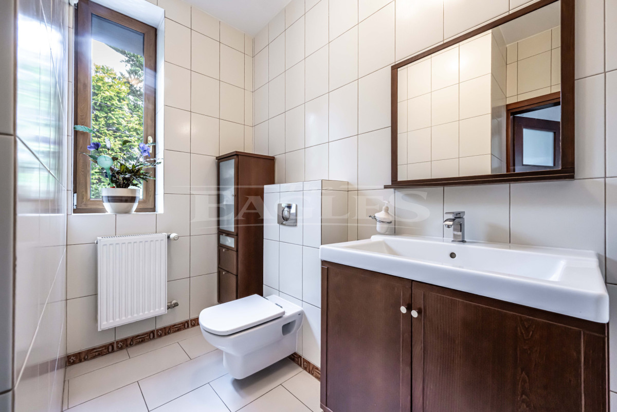 Wygodny dom – 240 m2 | 6 pokoi | Wilanów