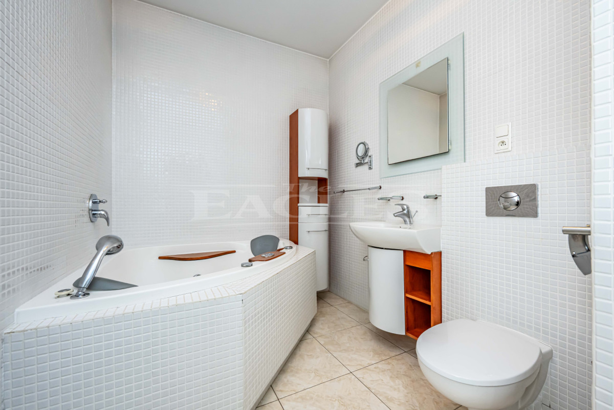 Wygodny dom – 240 m2 | 6 pokoi | Wilanów