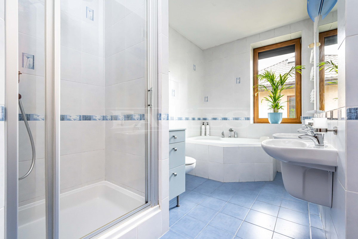 Wygodny dom – 240 m2 | 6 pokoi | Wilanów