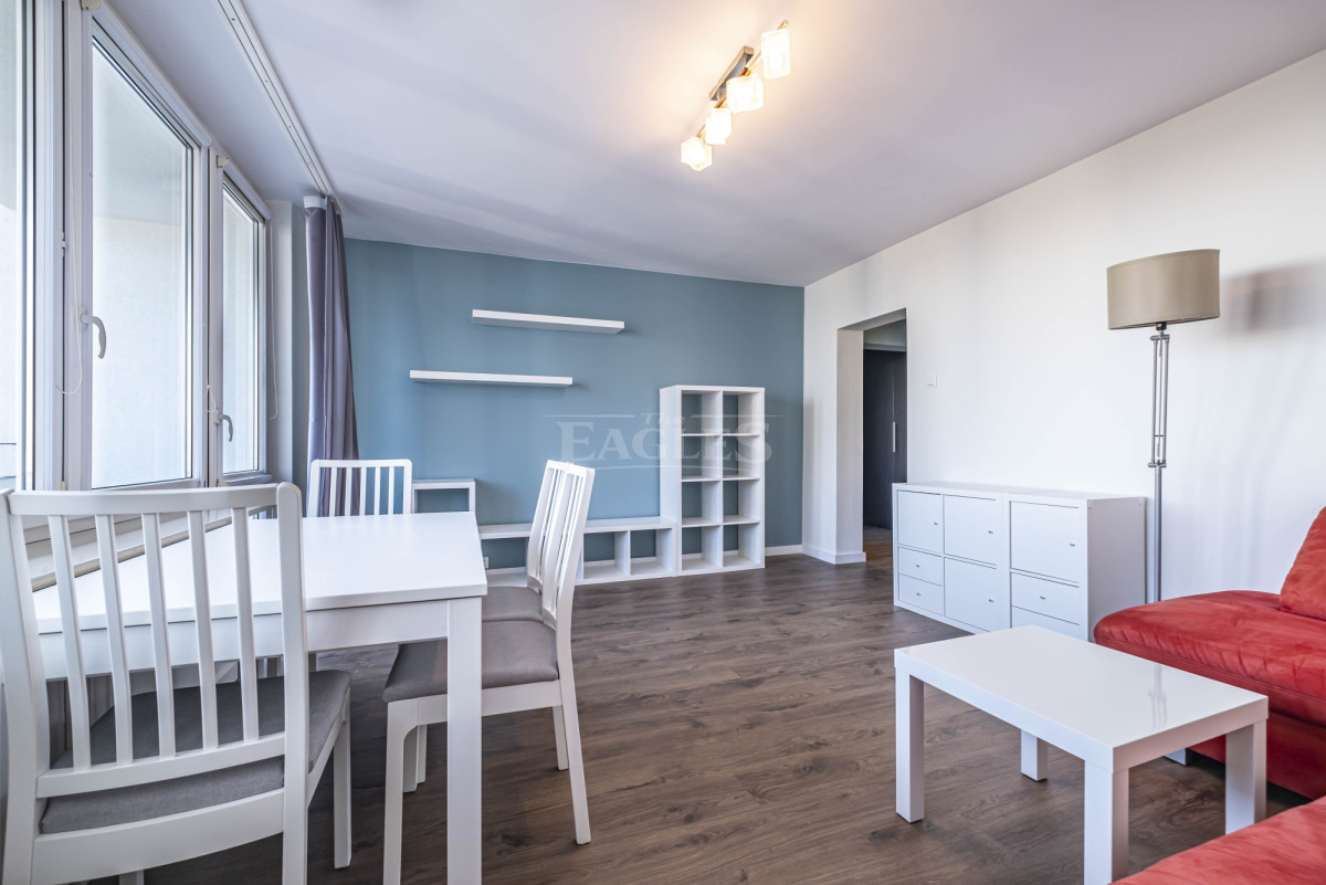 Żoliborz – 2 pokoje z oddzielną kuchnią