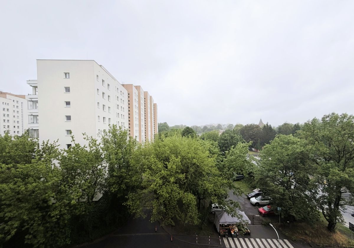 2 pokoje prz parku i dobrym dojazdem do Centrum