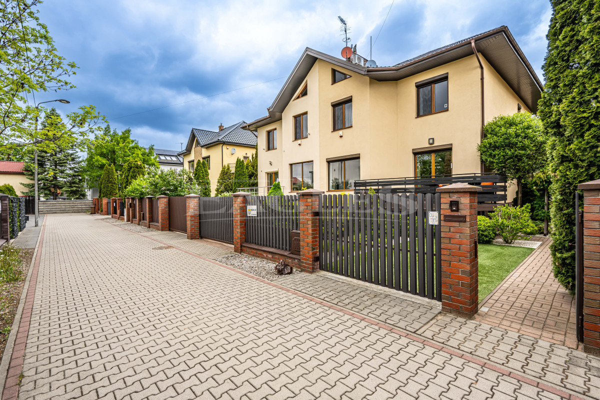 Wygodny dom – 240 m2 | 6 pokoi | Wilanów